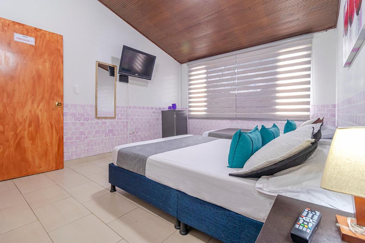 Ayenda Hostal El Tocororo Богота Экстерьер фото