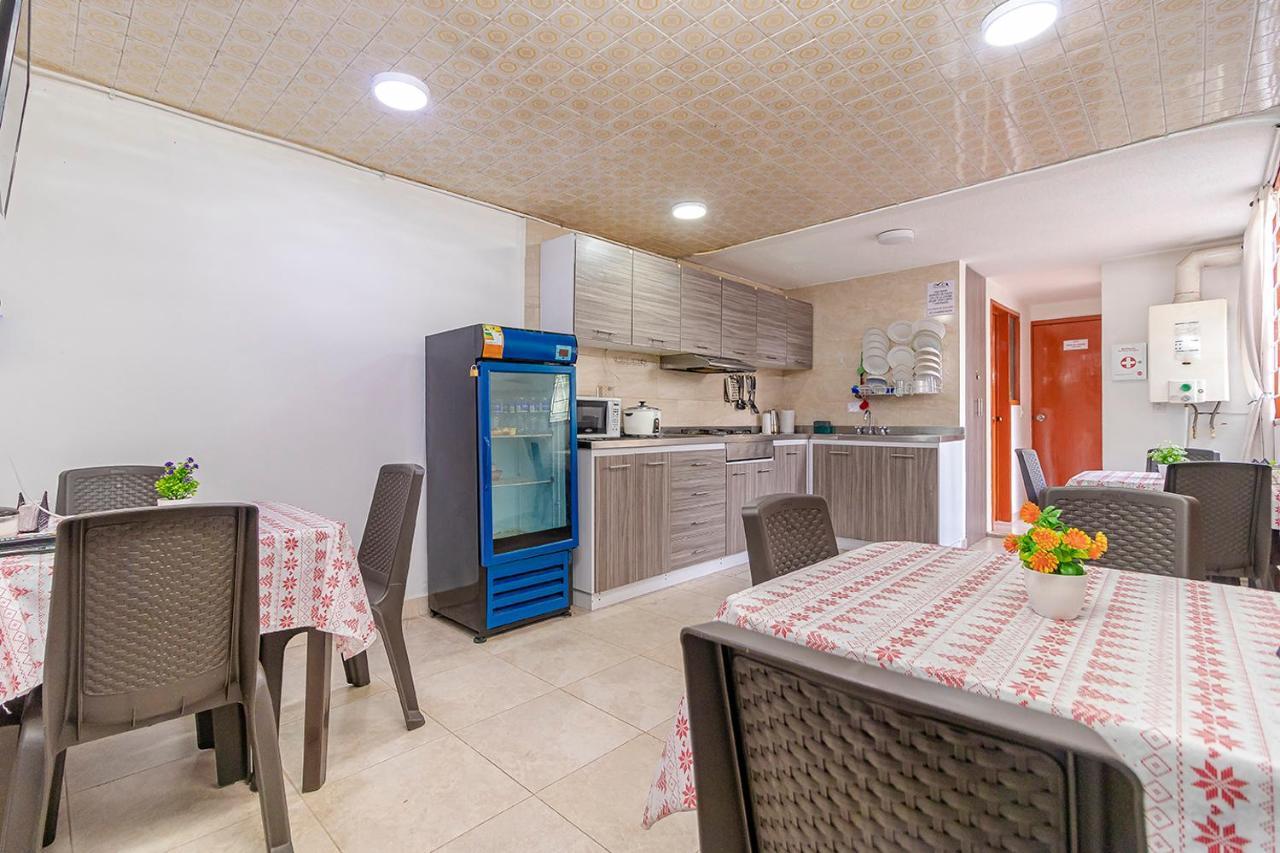 Ayenda Hostal El Tocororo Богота Экстерьер фото